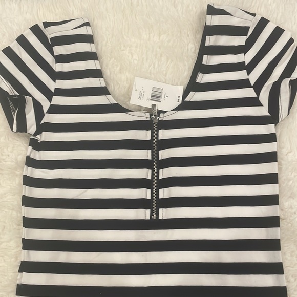 Striped black and white top. - Picture 2 of 3